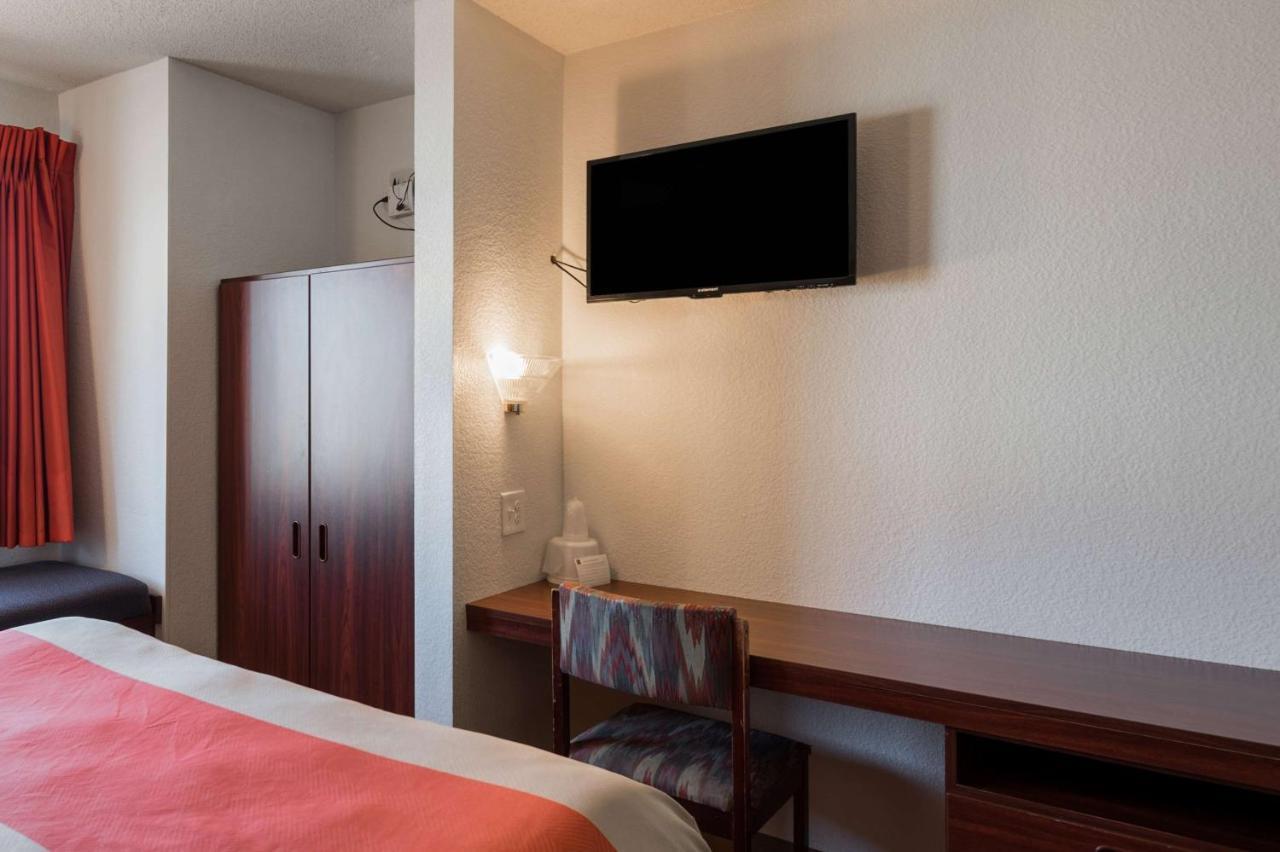 Motel 6-Olathe, Ks Eksteriør billede