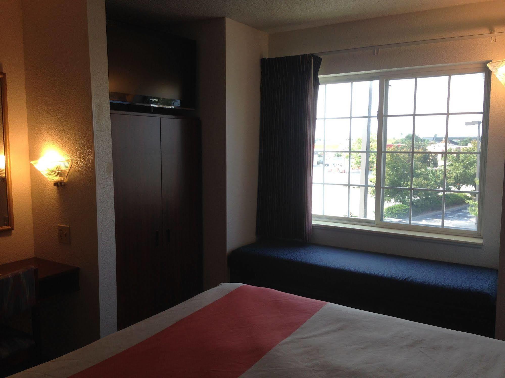 Motel 6-Olathe, Ks Eksteriør billede